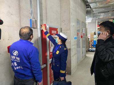 北京昌平消防为7家大型商业综合体做“体检”，筑牢安全防线，提升管理服务